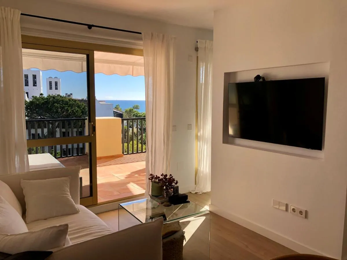 Image 1 of Apartamento frente al mar Marbella