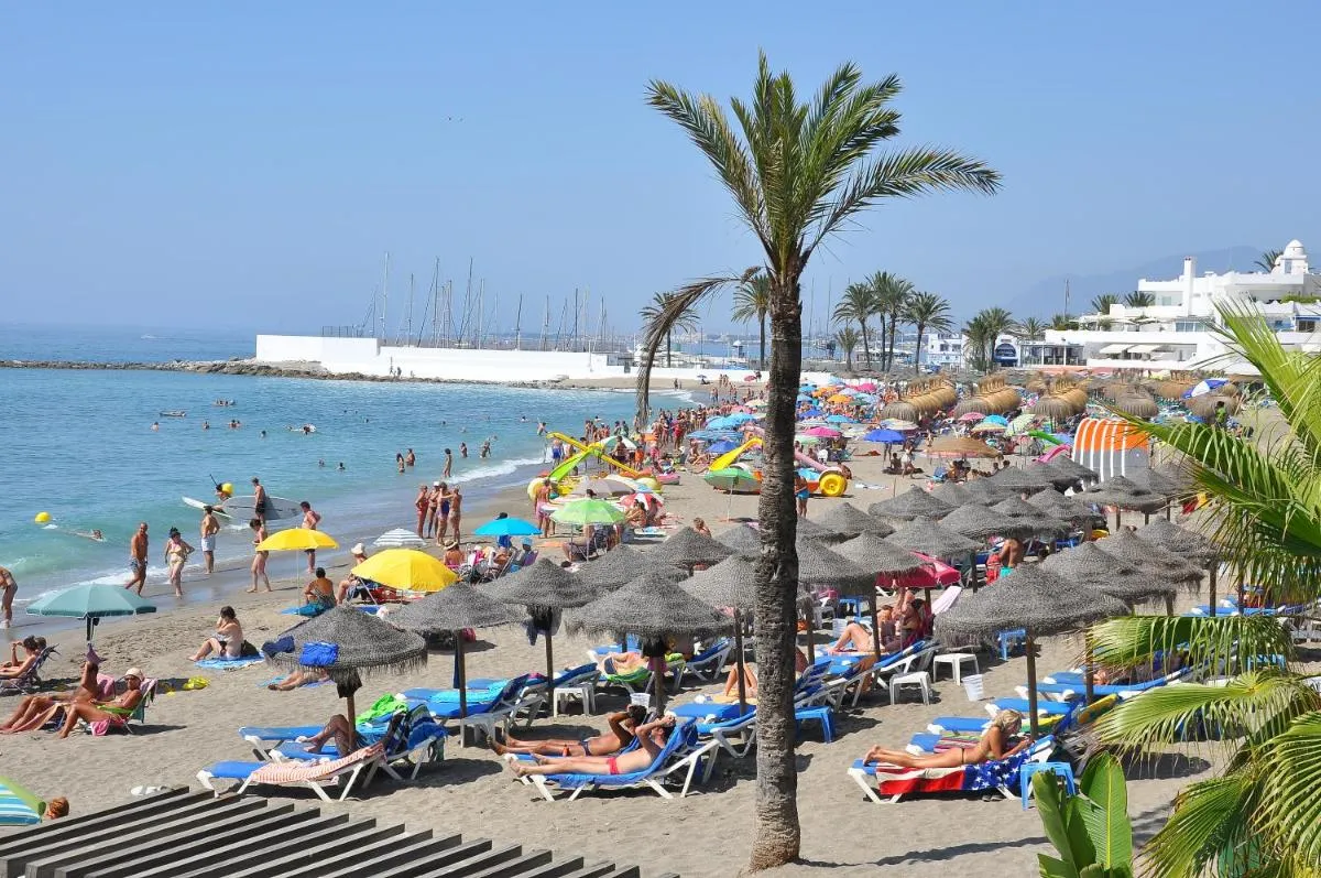 Image 3 of Apartamentos Mediterraneo