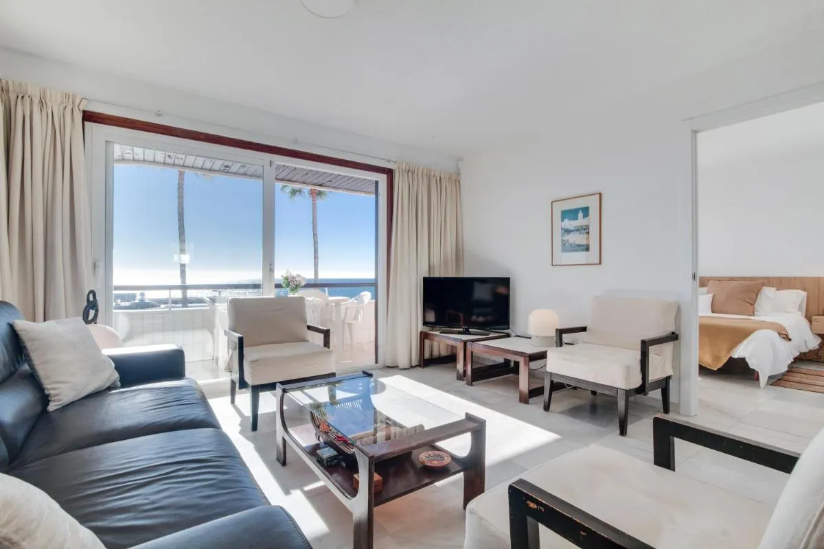 Image 2 of Apartment Facing the Sea and Marina