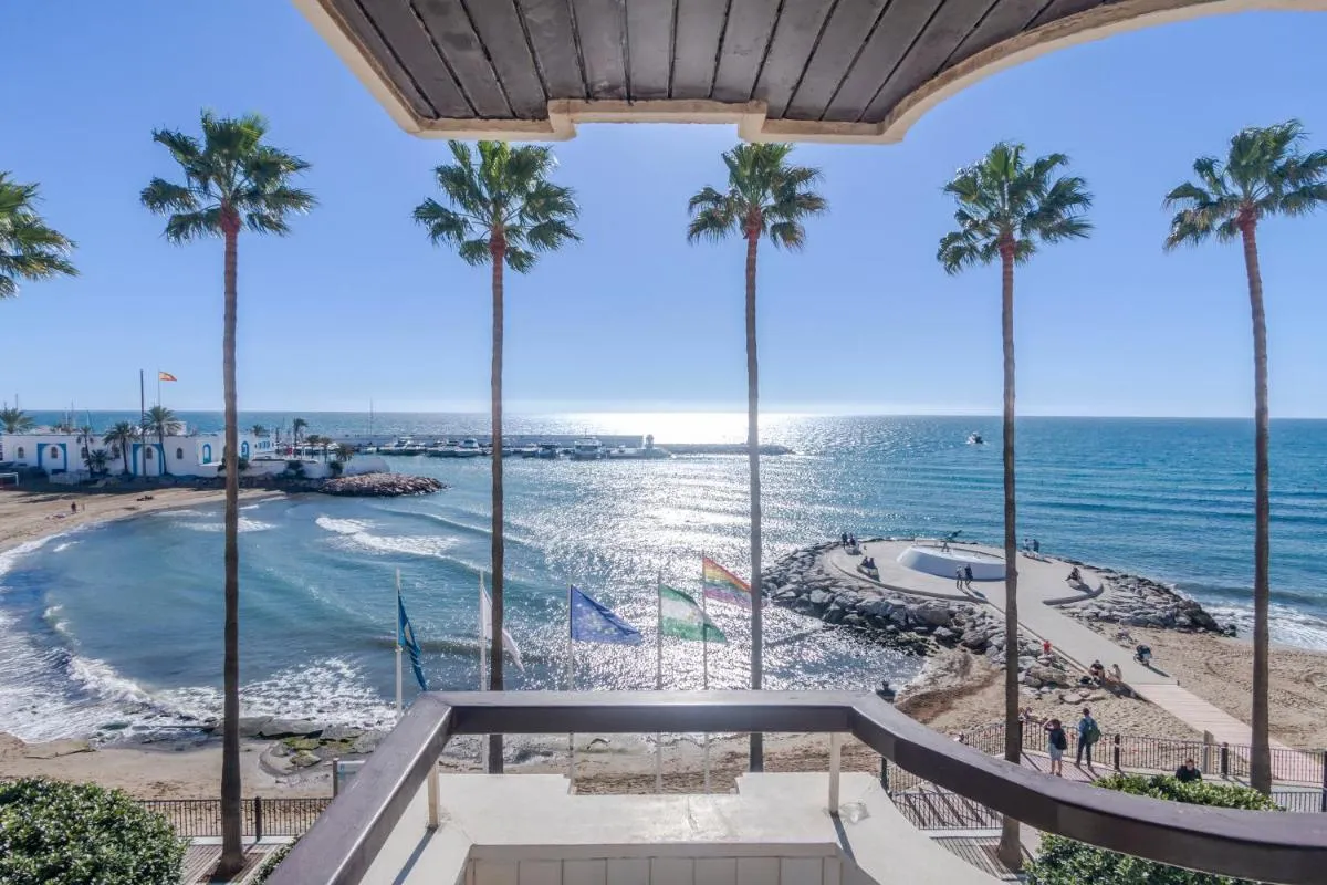 Image 1 of Apartment Facing the Sea and Marina