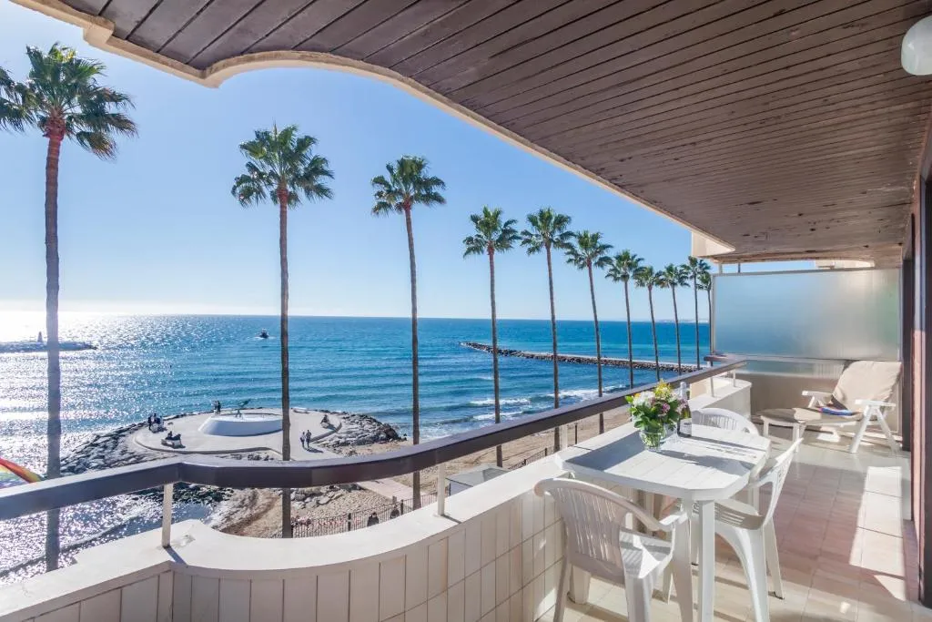Image of Apartment Facing the Sea and Marina