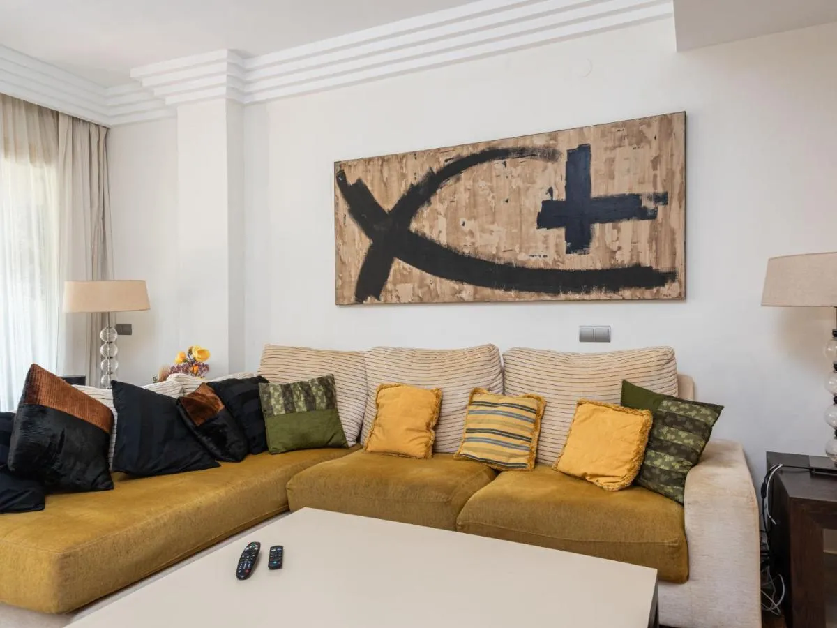 Image 6 of Apartment Fuente Aloha by Interhome