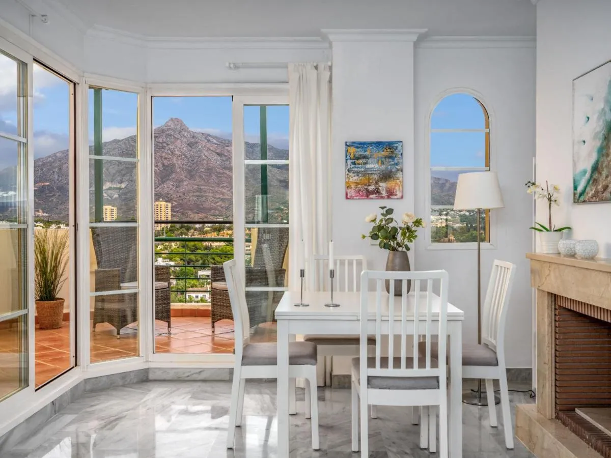 Image 2 of Apartment Senorio de Aloha by Interhome