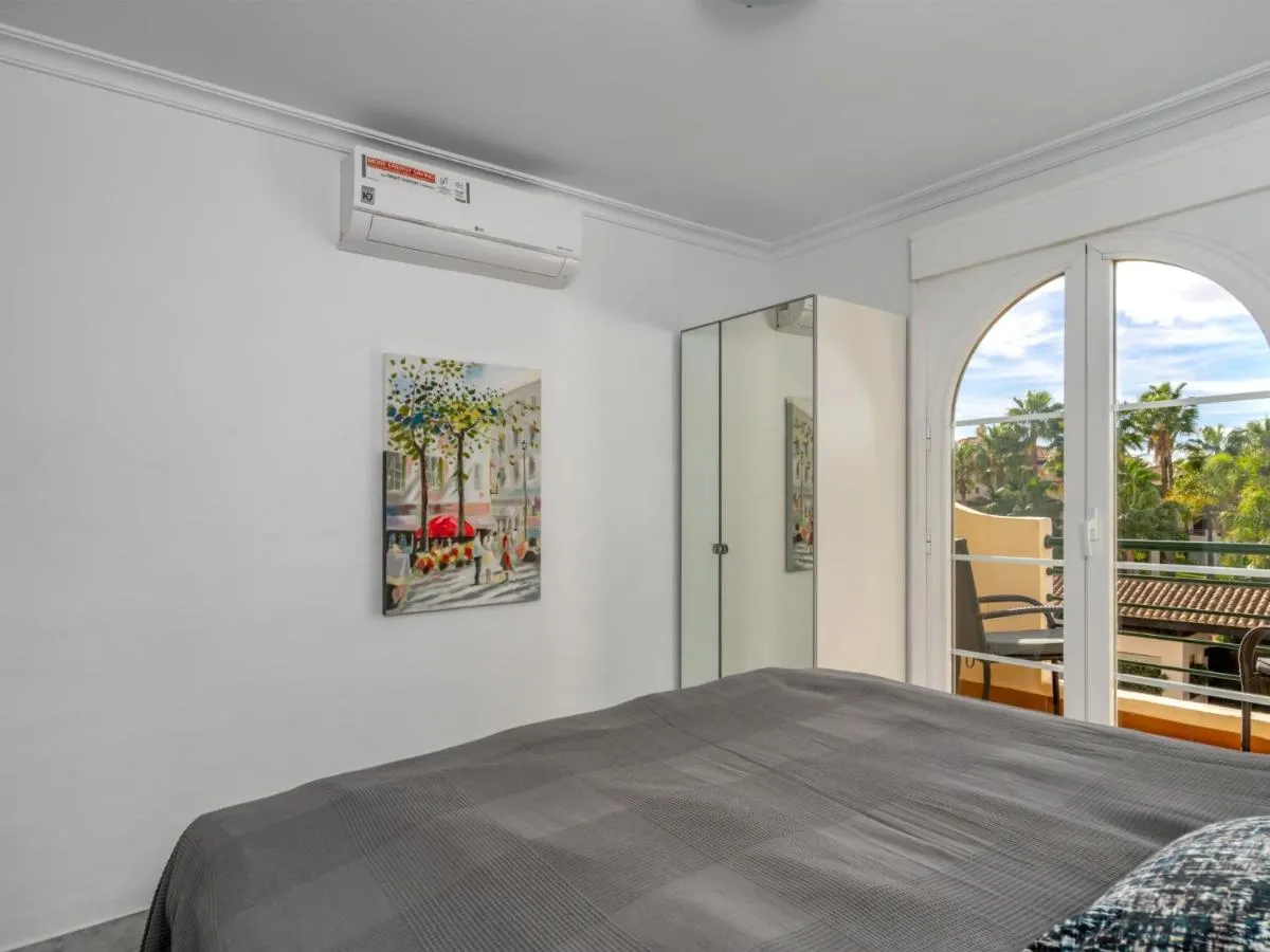 Image 4 of Apartment Senorio de Aloha by Interhome