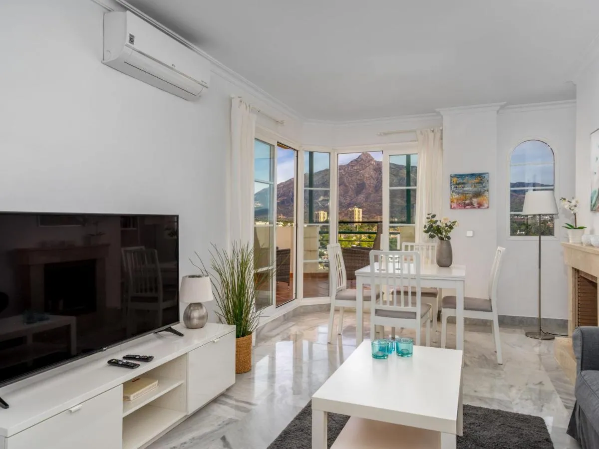 Image 5 of Apartment Senorio de Aloha by Interhome
