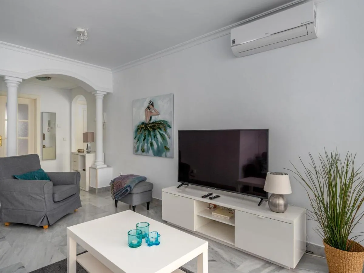 Image 6 of Apartment Senorio de Aloha by Interhome