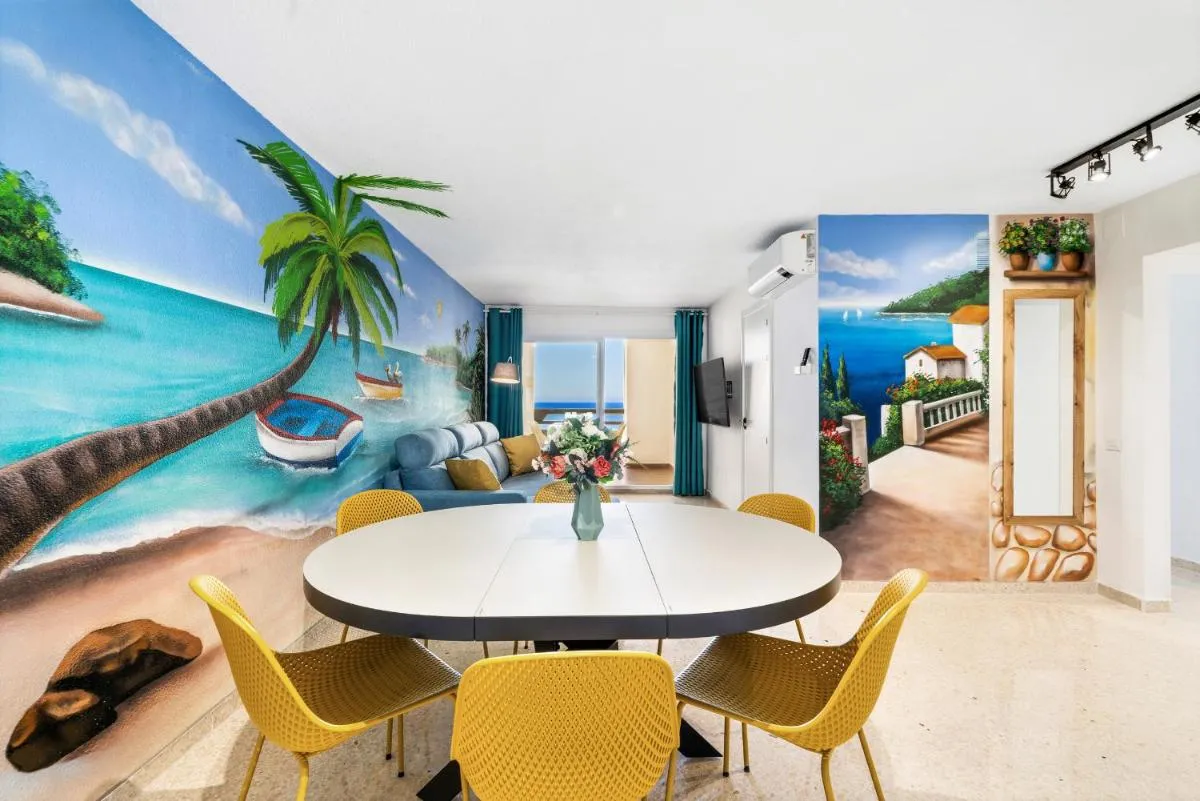 Image 2 of Apartment on the first line of the sea with a view and free parking