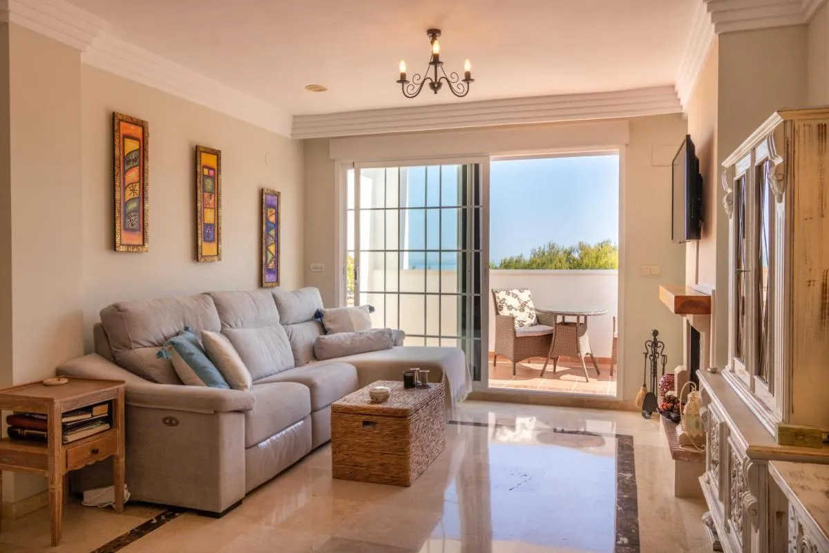 Image 5 of Ático familiar con terraza y bonitas vistas al mar en Marbella – Rio Real 282G