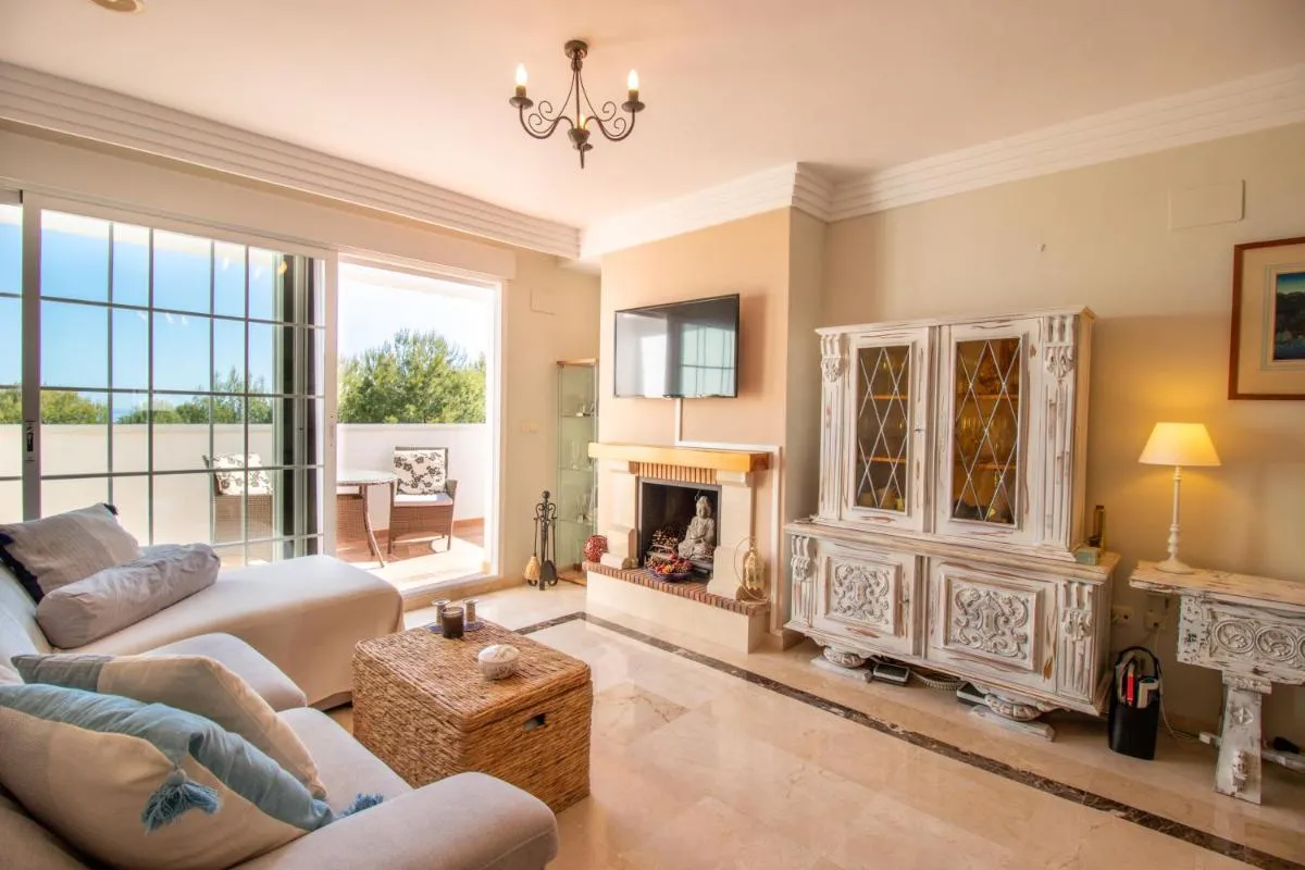 Image 6 of Ático familiar con terraza y bonitas vistas al mar en Marbella – Rio Real 282G