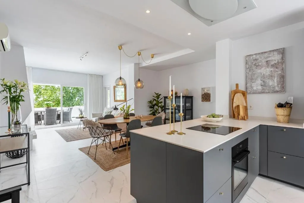 Image of Azahara 2, Contemporary Scandinavian style open plan apartment with 2 terraces