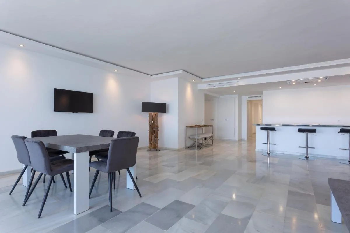 Image 2 of B51 Executive Flats Marbella