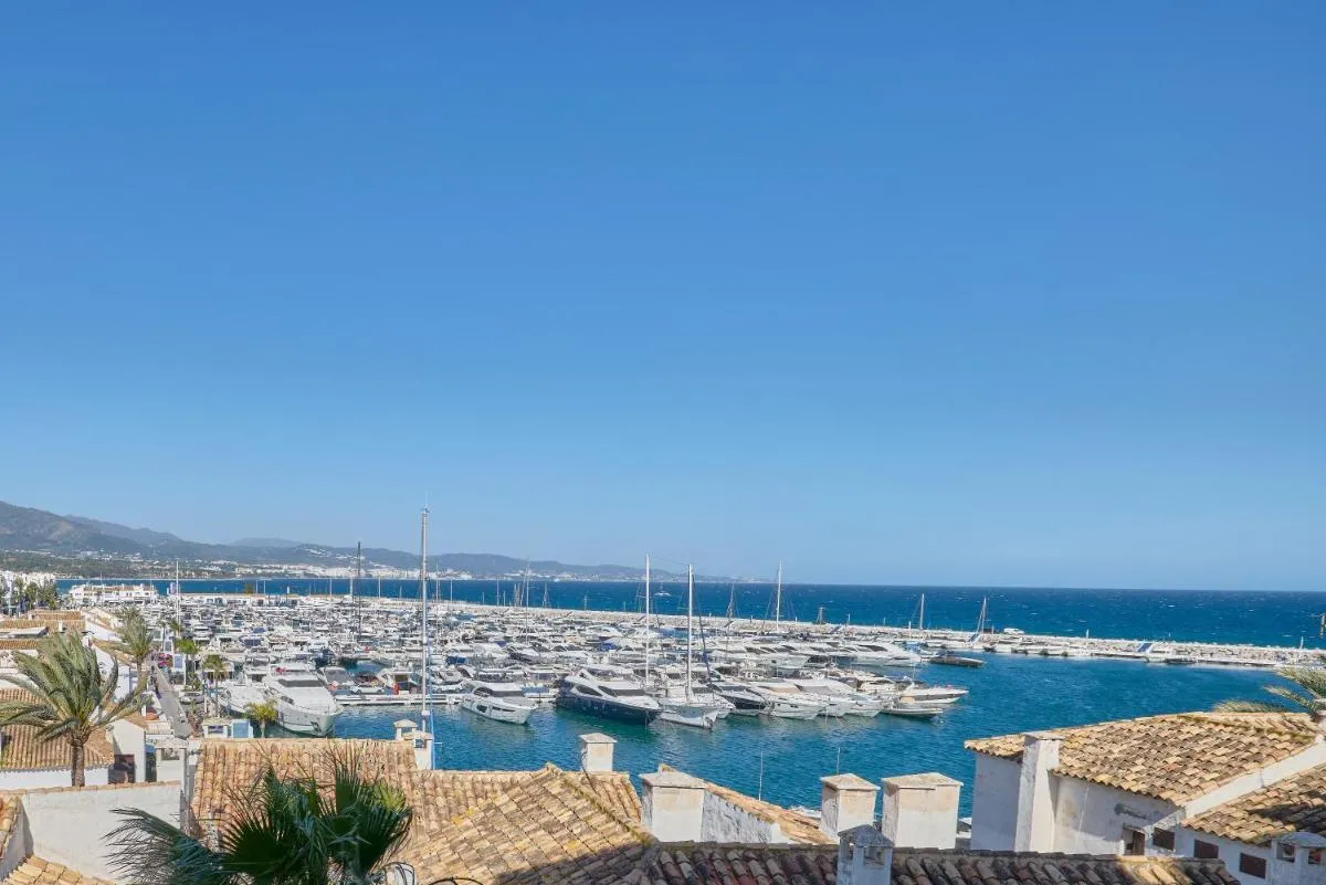 Image 2 of BENAbOLA PUERTO BANUS