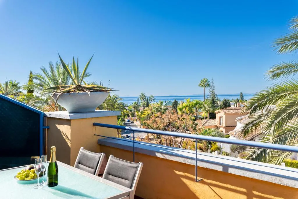 Image of Bahia de Marbella – 3 bedroom beach apartment with sea view