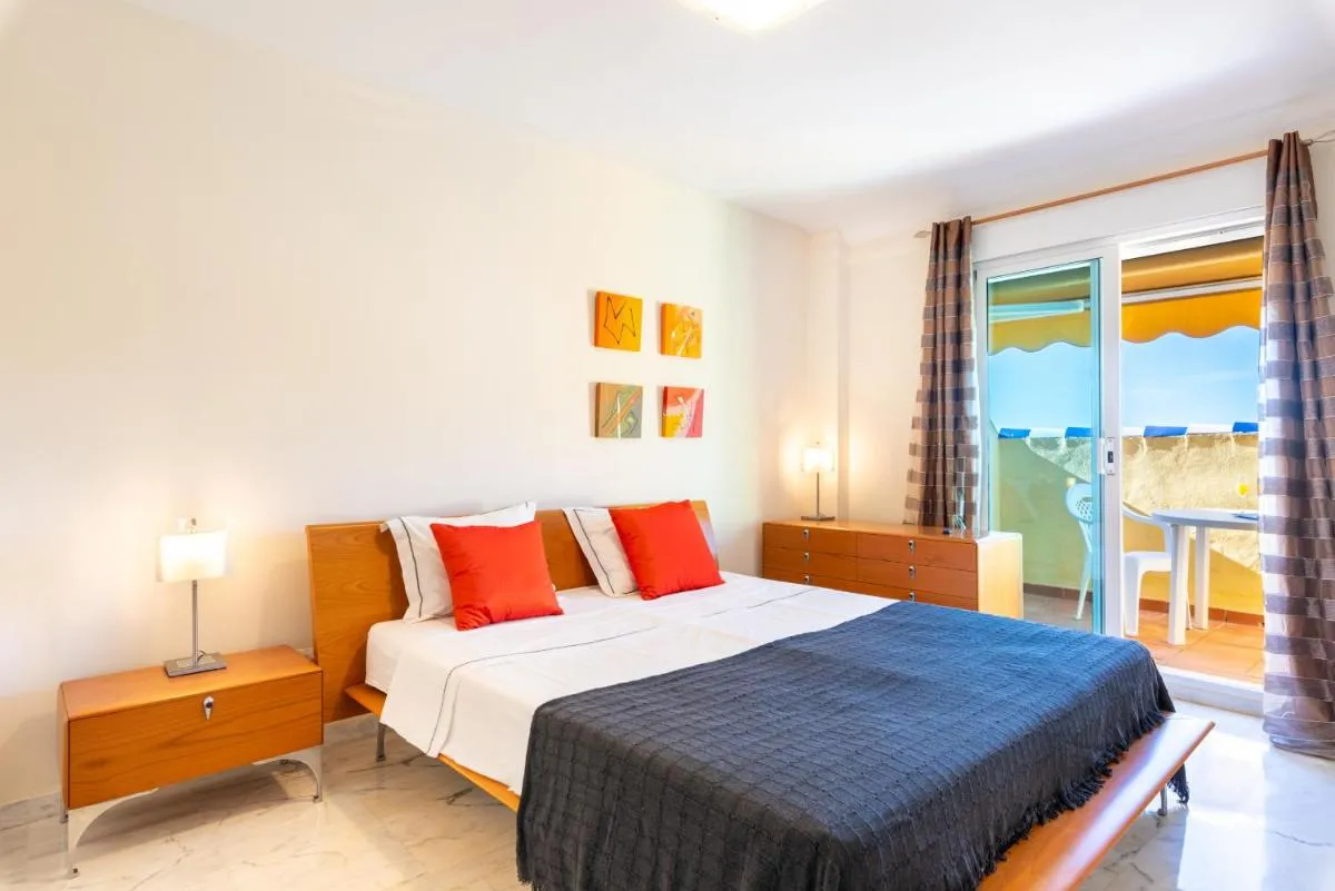 Image 2 of Bahia de Marbella – 3 bedroom beach apartment with sea view