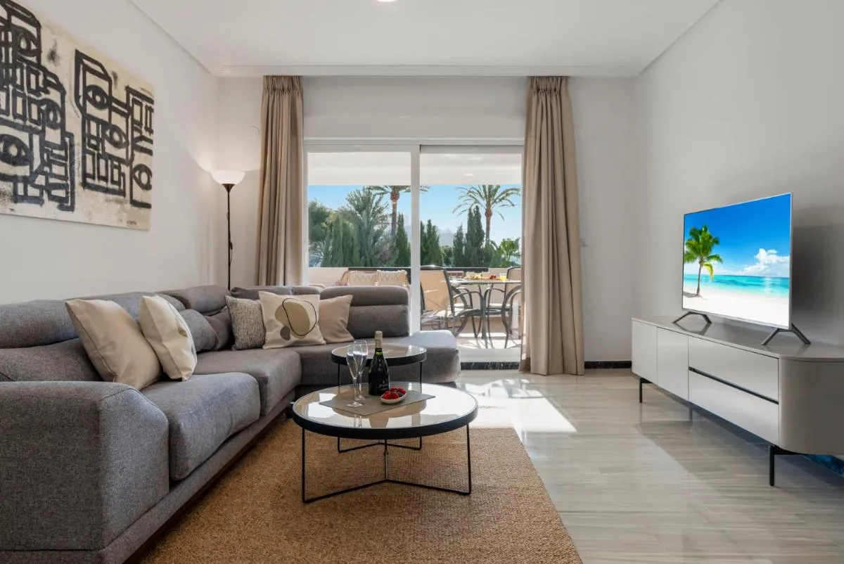 Image 4 of Banus Rentals Luminoso apartamento con vistas al mar