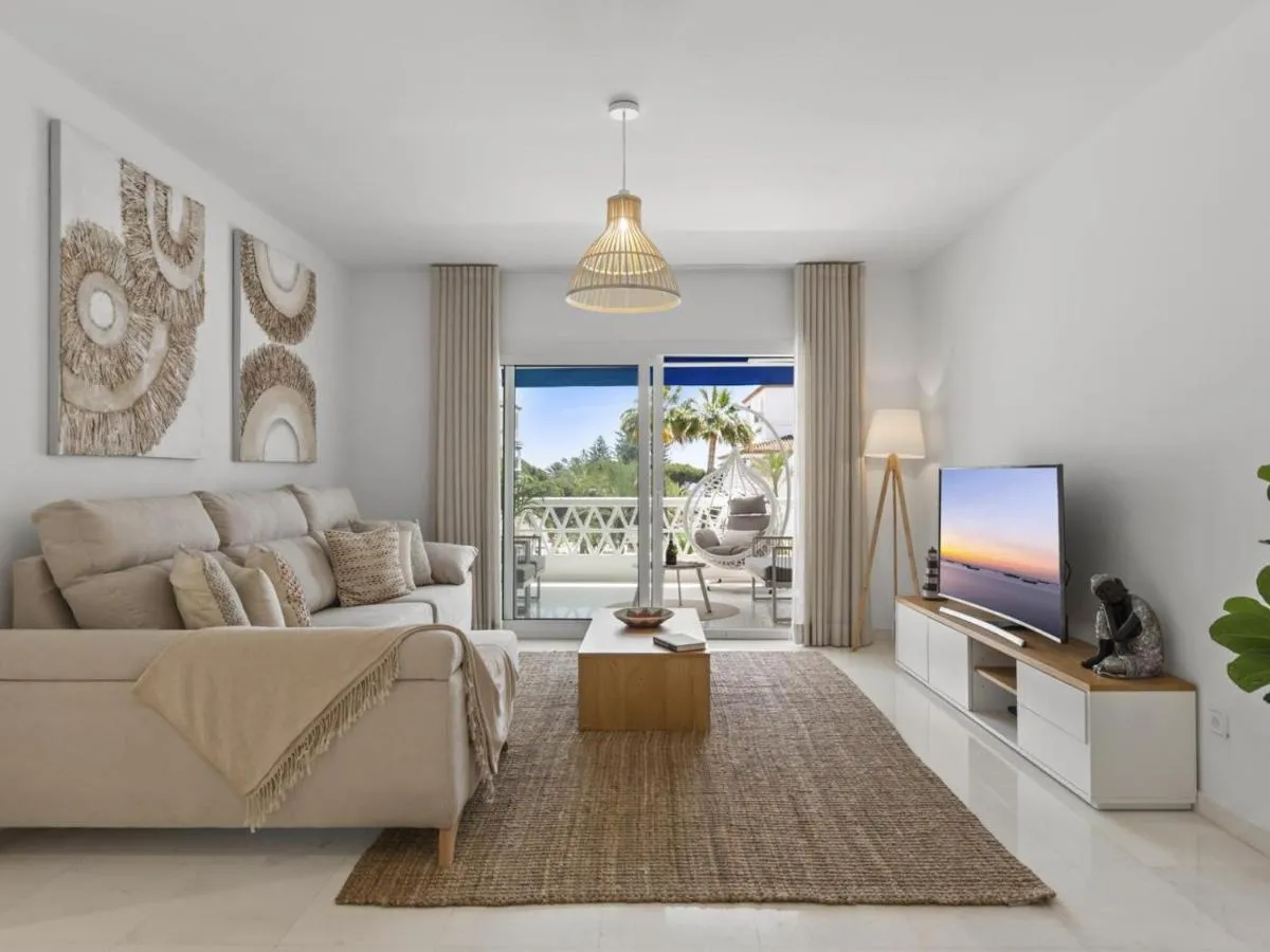 Image 1 of Beach Puerto Banús 3 Br Apartment