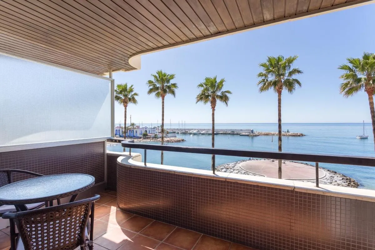 Image 2 of Beachfront Apartment Marbella