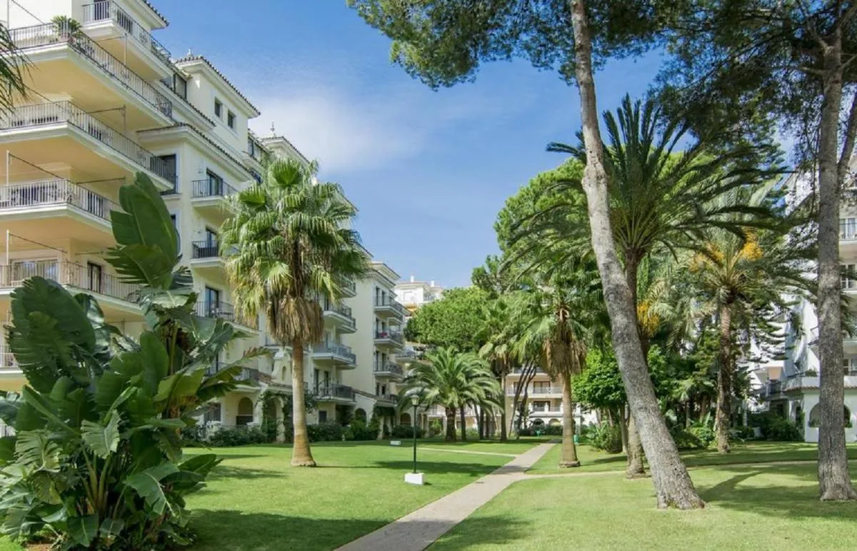 Image 4 of Beachfront Luxury Apartment, Puerto Banús, Marbella