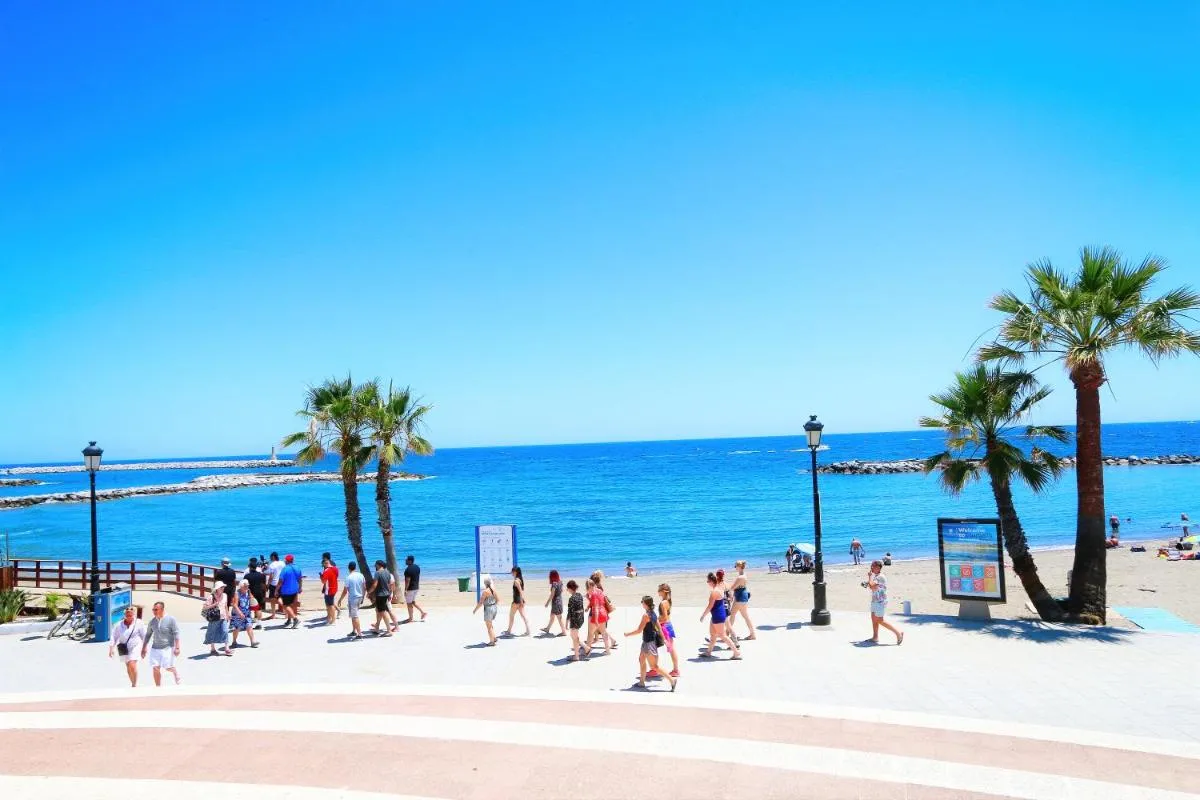 Image 2 of Beachfront Luxury Apartment, Puerto Banús, Marbella
