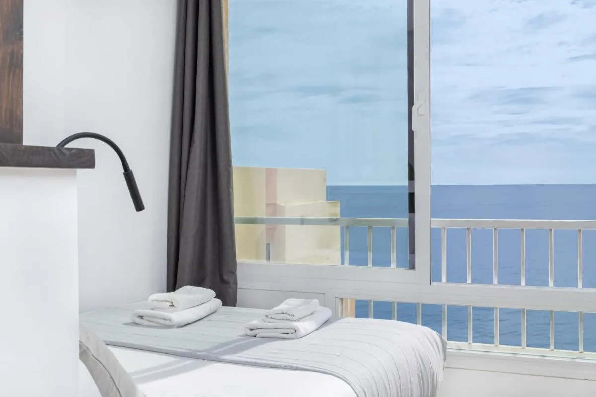 Image 2 of Beachfront PH Studio with amazing views RDR357
