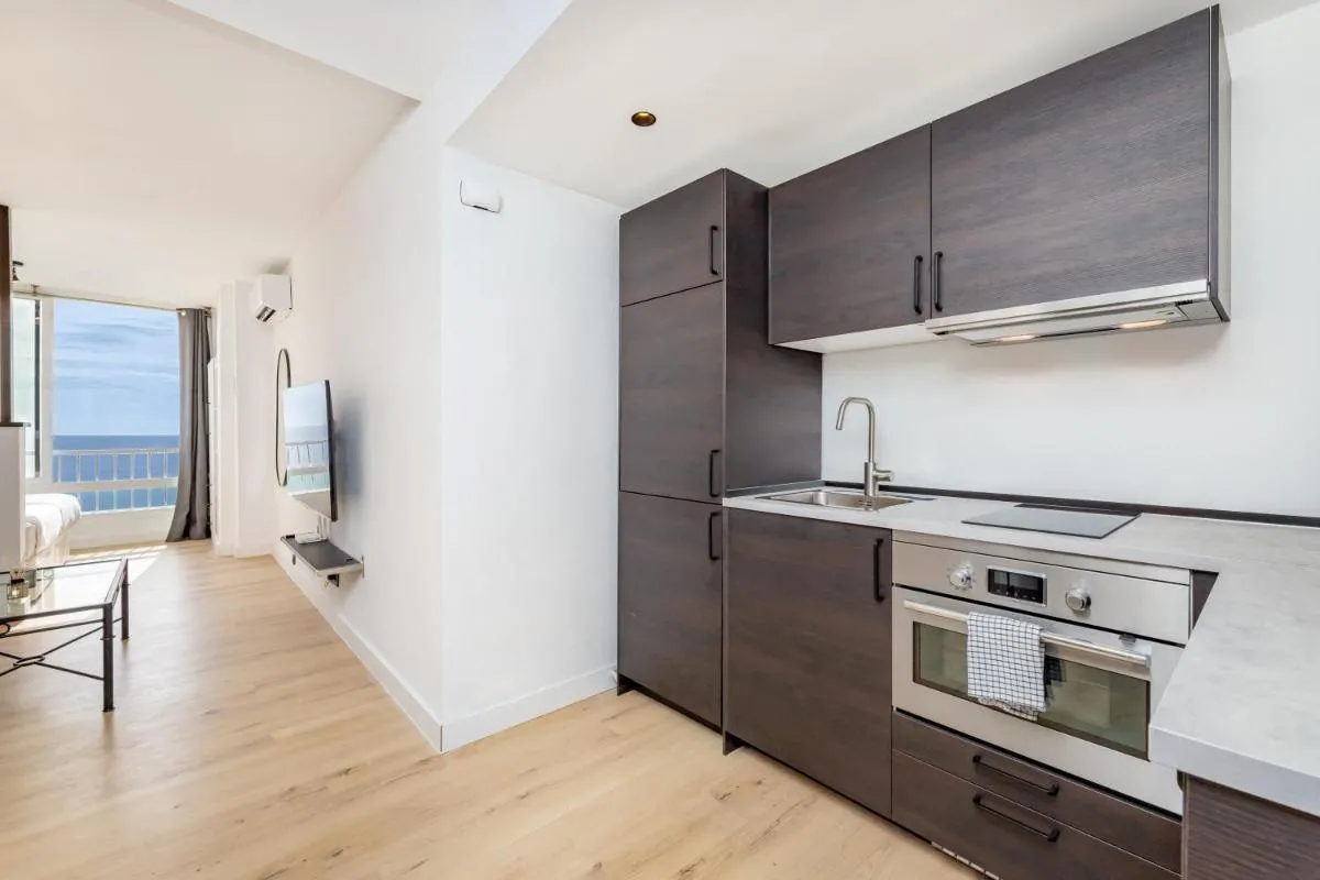 Image 6 of Beachfront PH Studio with amazing views RDR357