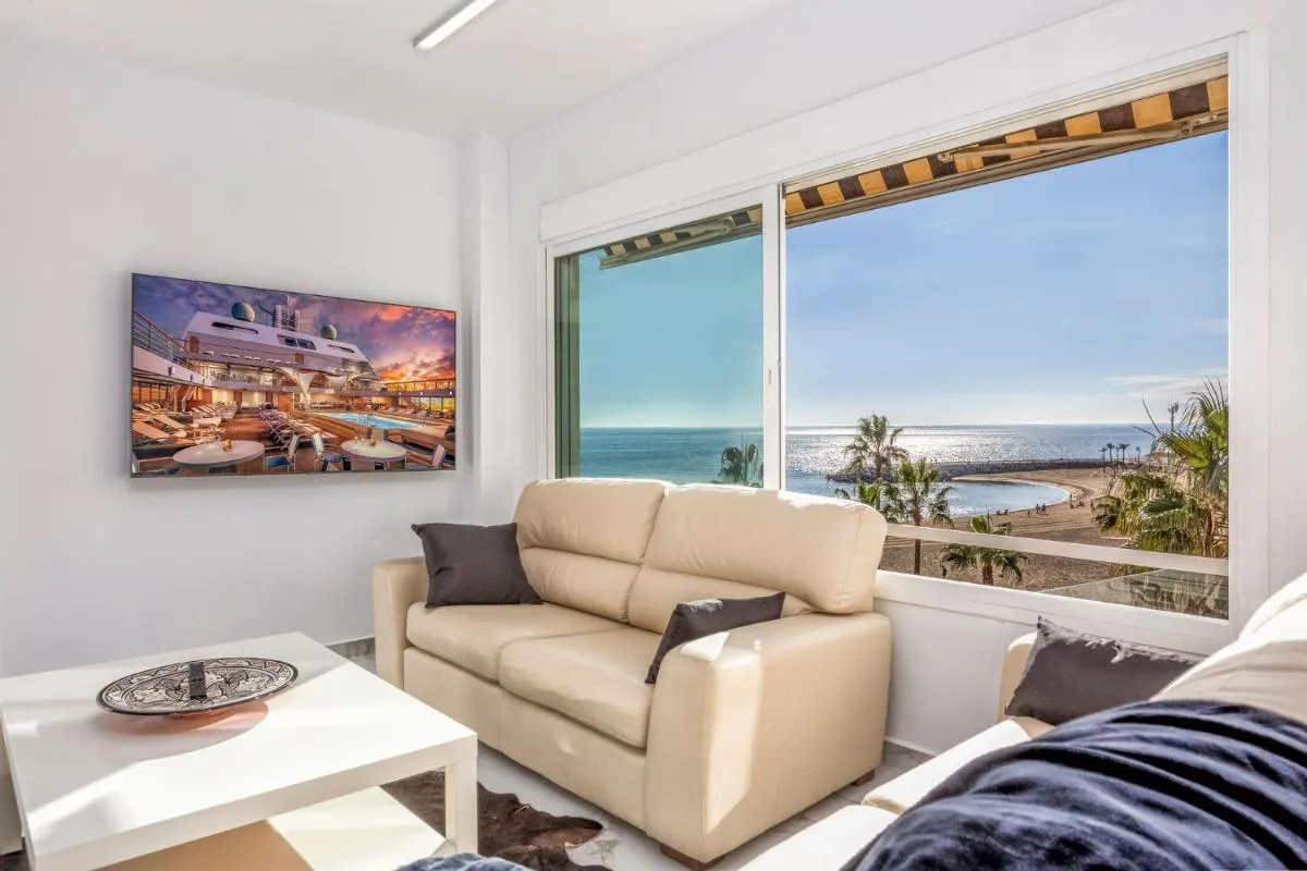 Image 4 of Beachfront Penthouse with sea views Puerto Banus