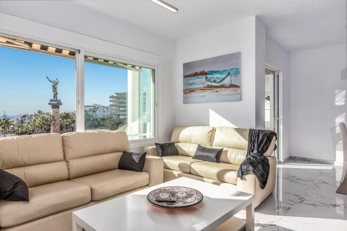 Image 5 of Beachfront Penthouse with sea views Puerto Banus