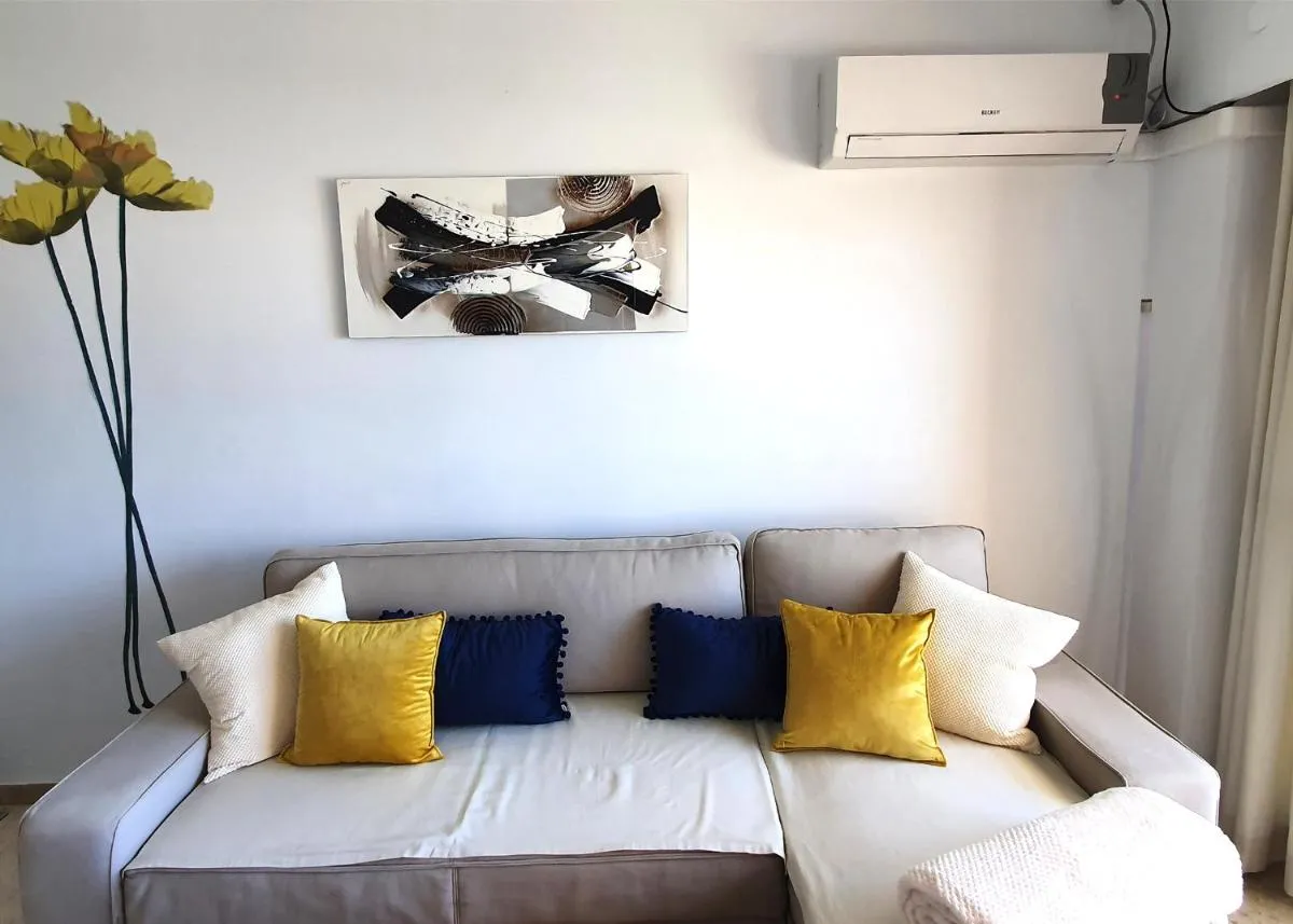Image 3 of Beachfront Studio Apartment Marbella