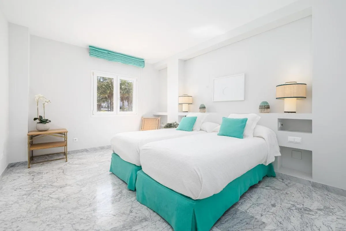 Image 1 of Beautiful 2 Bed Playas del Duque + Parking RDR294