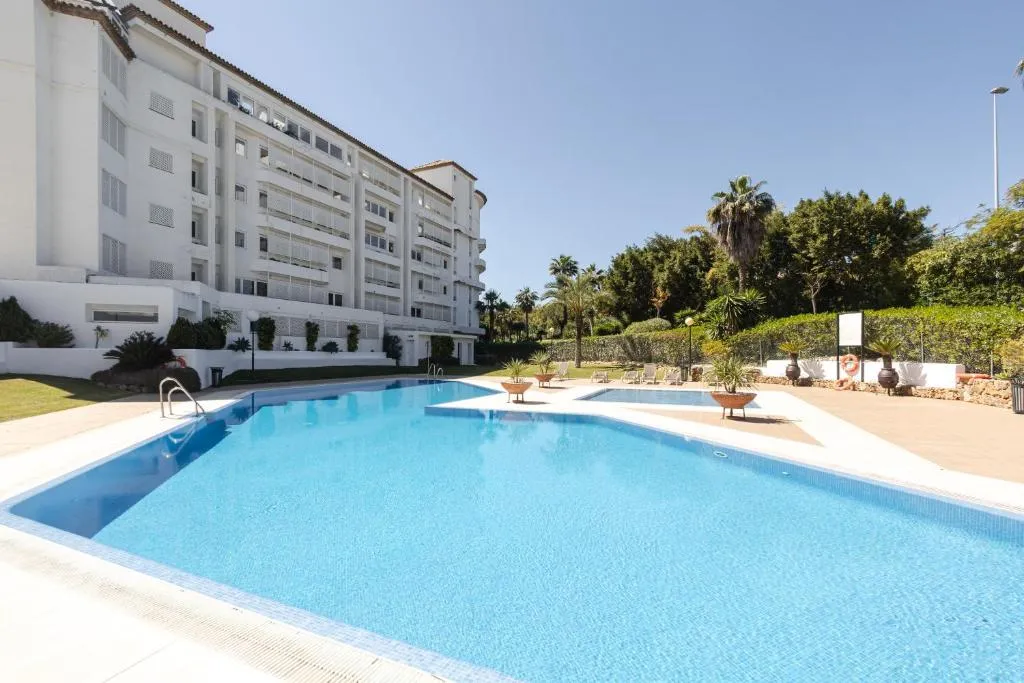 Image of Beautiful 2 Bed Playas del Duque + Parking RDR294