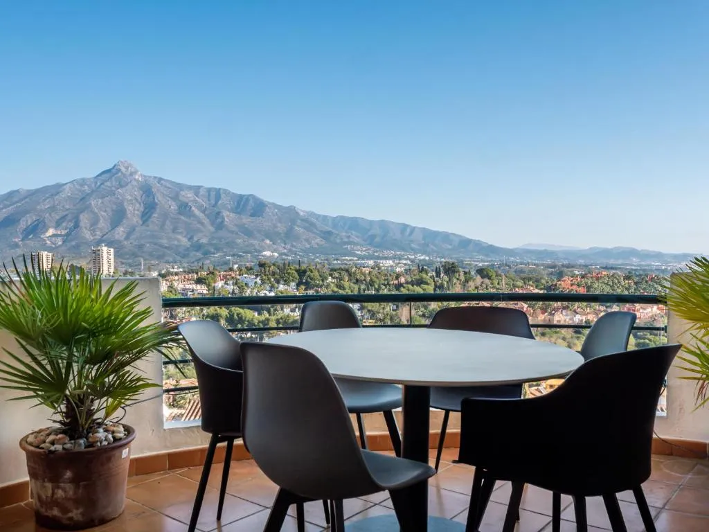 Image of Beautiful 2 bed Apt with amazing views – RDR203