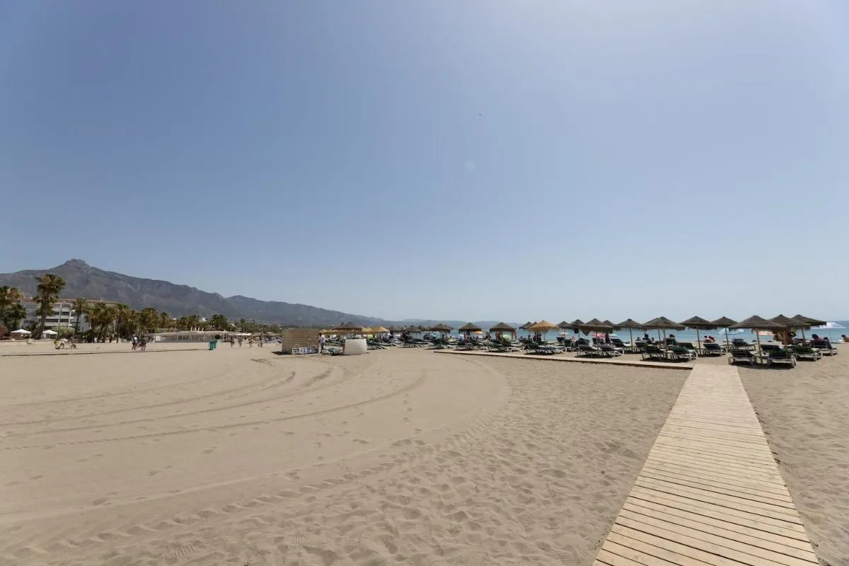 Image 5 of Best location Marina Banus with parking RDR409