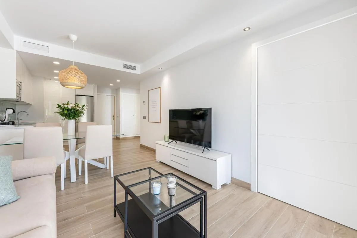 Image 2 of Brandnew apartment by the beach