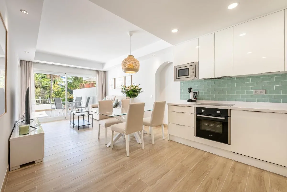 Image 4 of Brandnew apartment by the beach