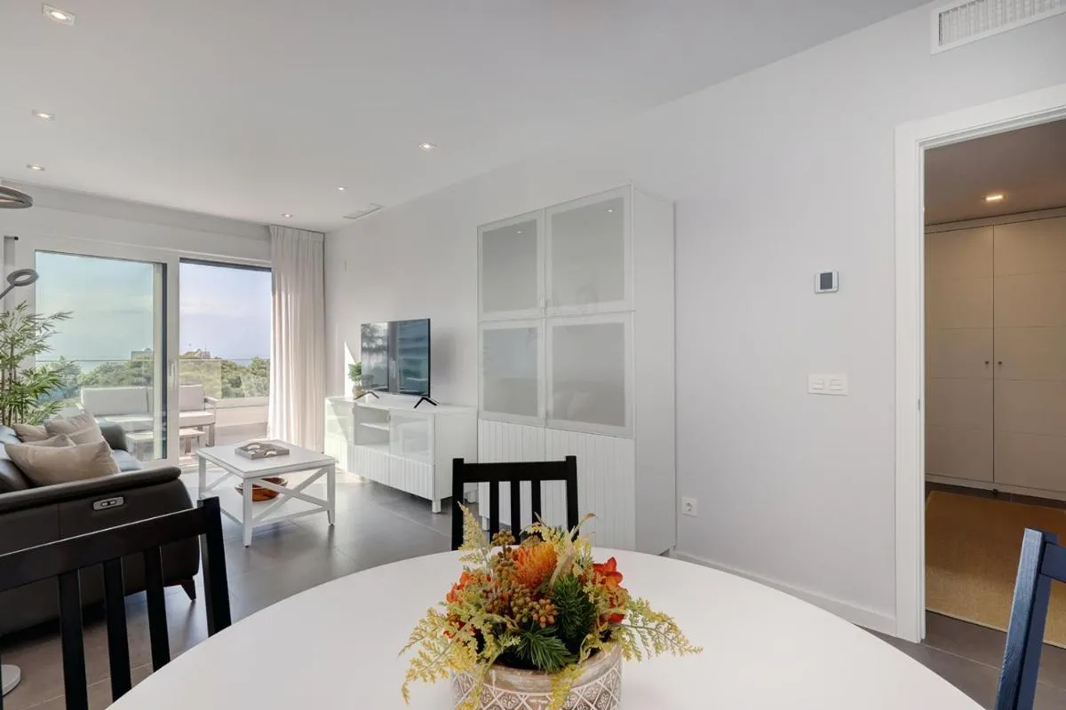 Image 4 of Brand new apartment with pool and SEA VIEW in Marbella