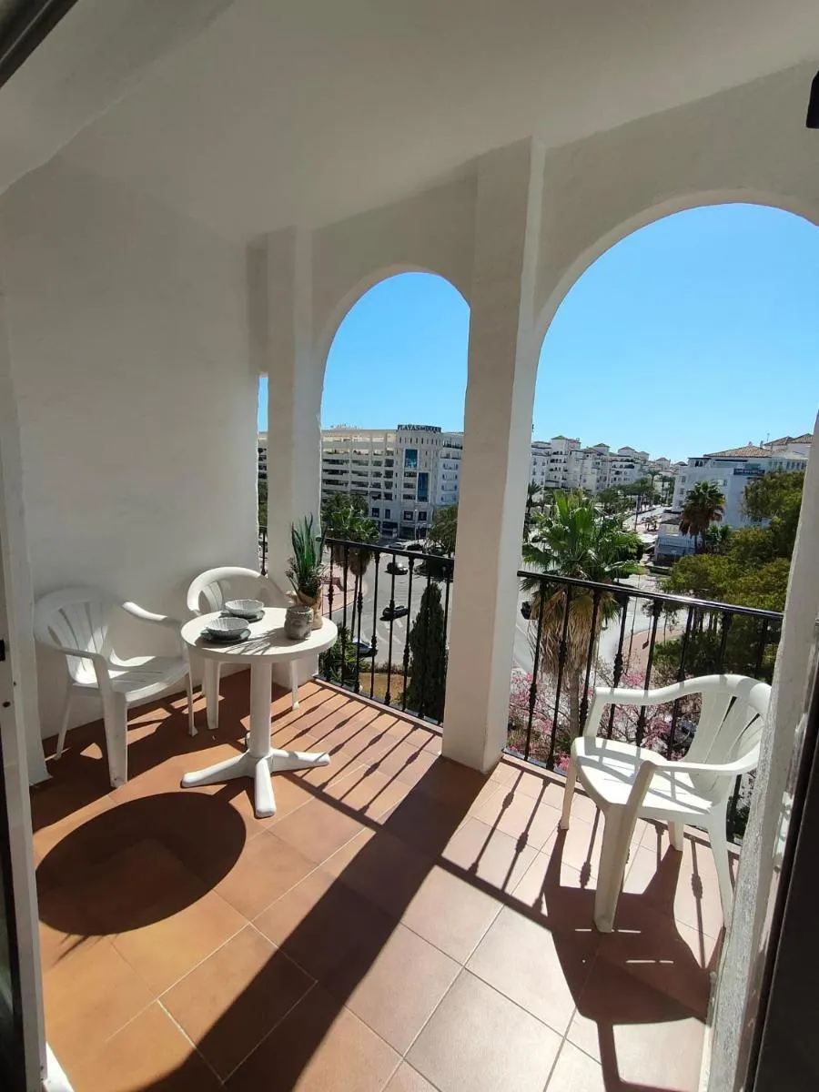 Image 6 of Bright & Cozy studio in the center of Puerto Banus, pool and terrace.