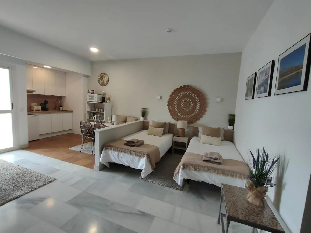 Image 2 of Bright & Cozy studio in the center of Puerto Banus, pool and terrace.