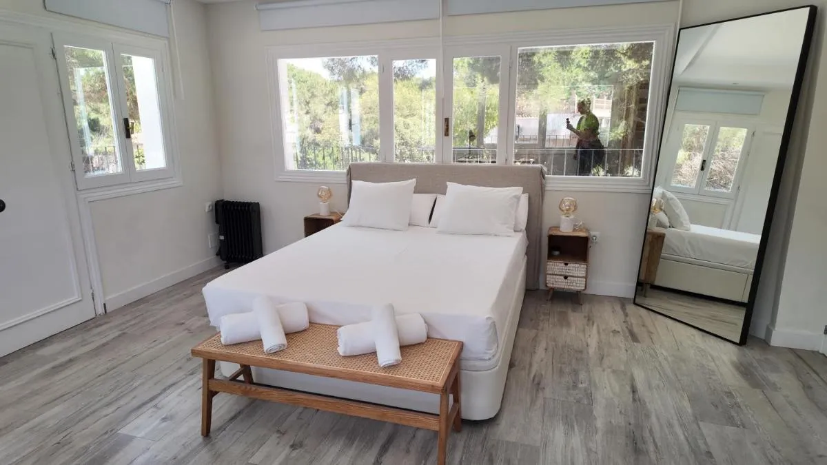 Image 5 of Casa Bahari near the beach with pool, BBQ, and lounge