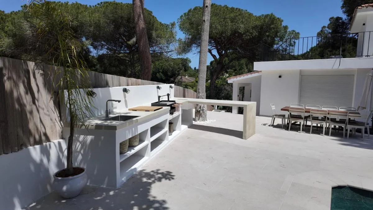 Image 3 of Casa Bahari near the beach with pool, BBQ, and lounge