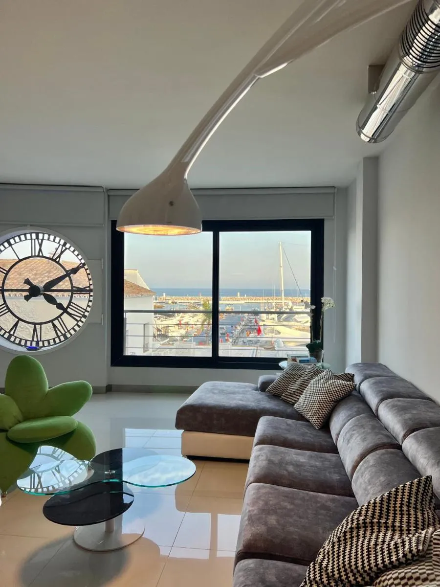 Image 4 of Casa CLOCK HOUSE BANÚS