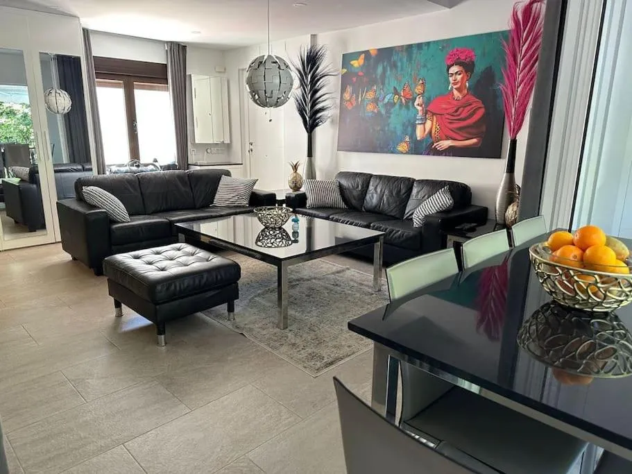 Image 6 of Casa Frida Puerto Banús and Private Parking RDR337