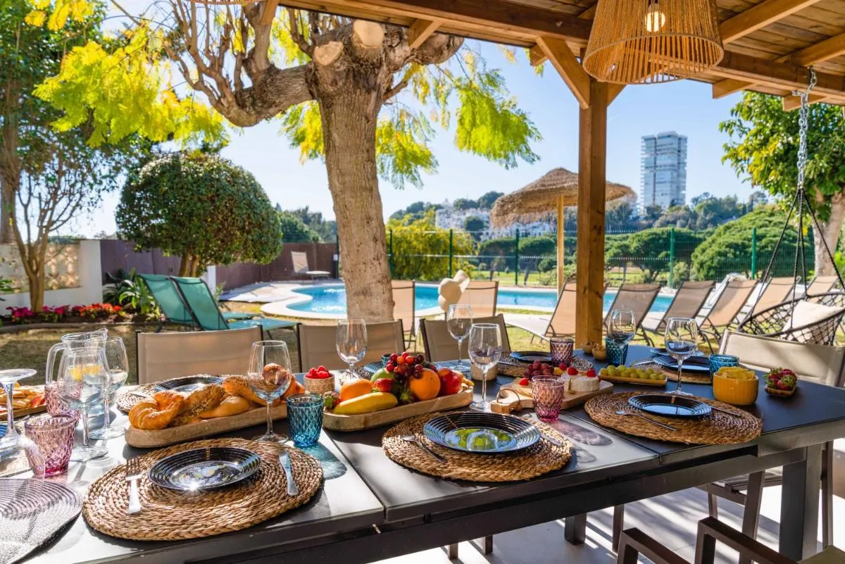 Image 2 of Casa Rio Real Marbella