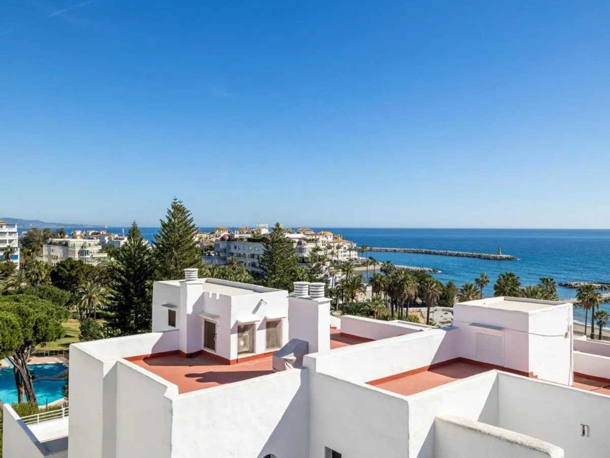 Image 2 of Casa cádiz 607 playas del duque