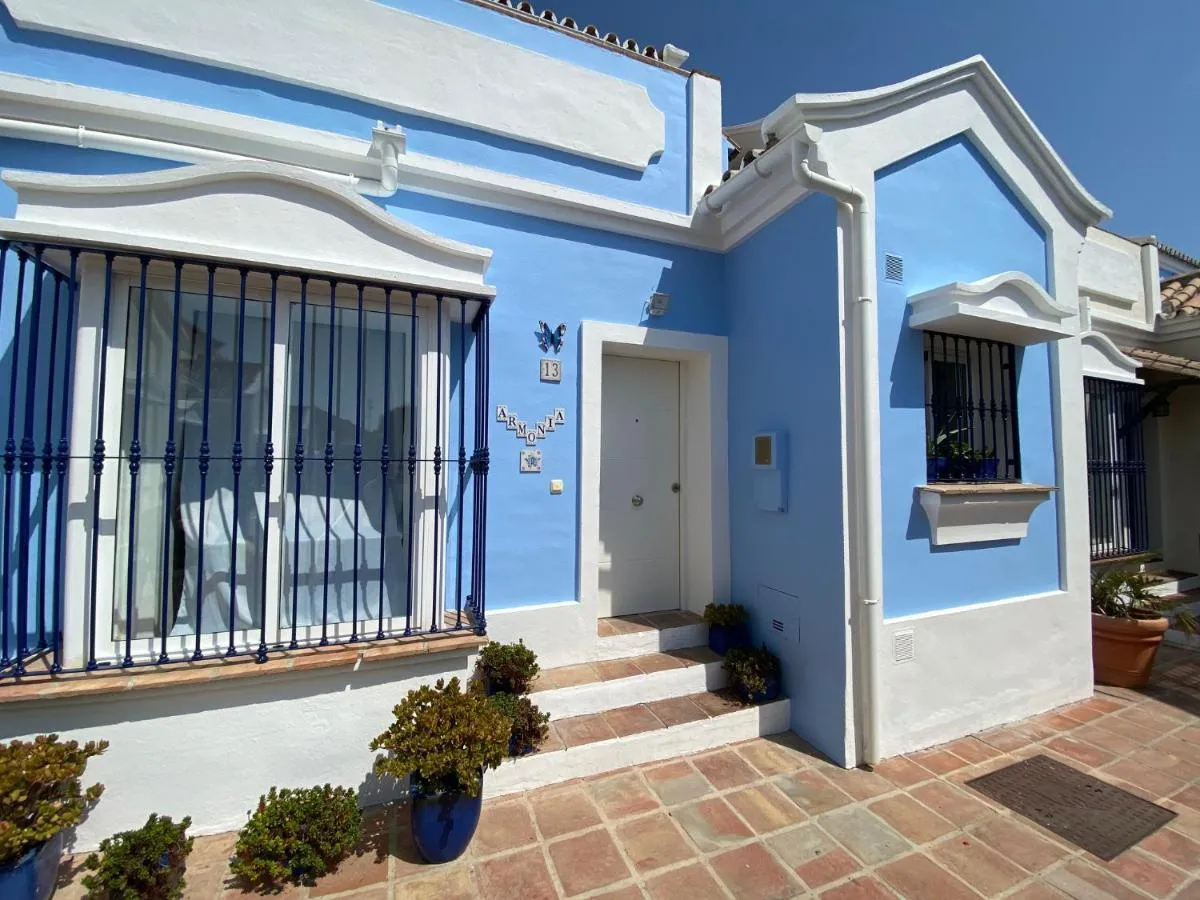 Image 1 of Charming 1 bedroom suite with shared kitchen next to Puerto Banus