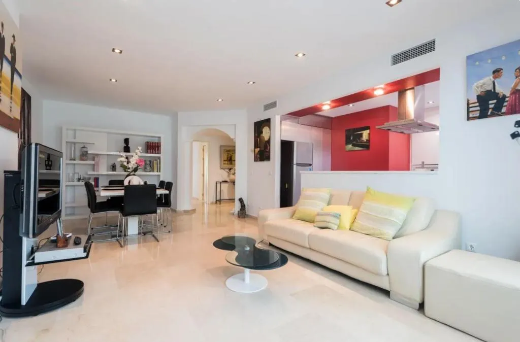 Image of Charming 2 Bedroom Trocadero Arena area