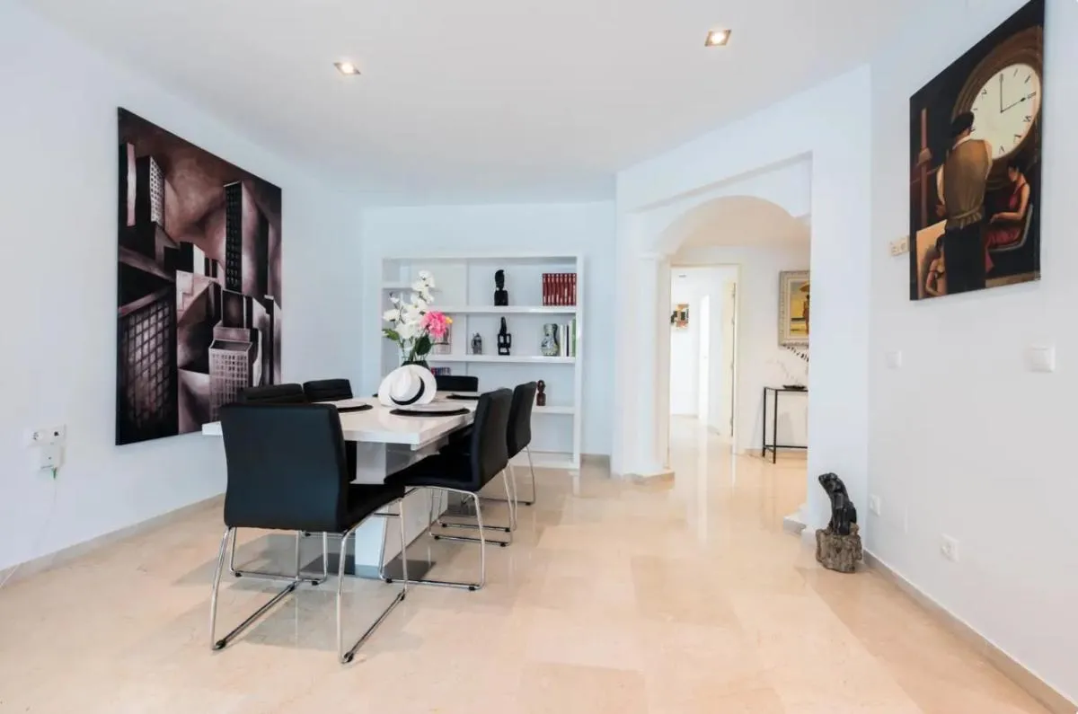 Image 4 of Charming 2 Bedroom Trocadero Arena area