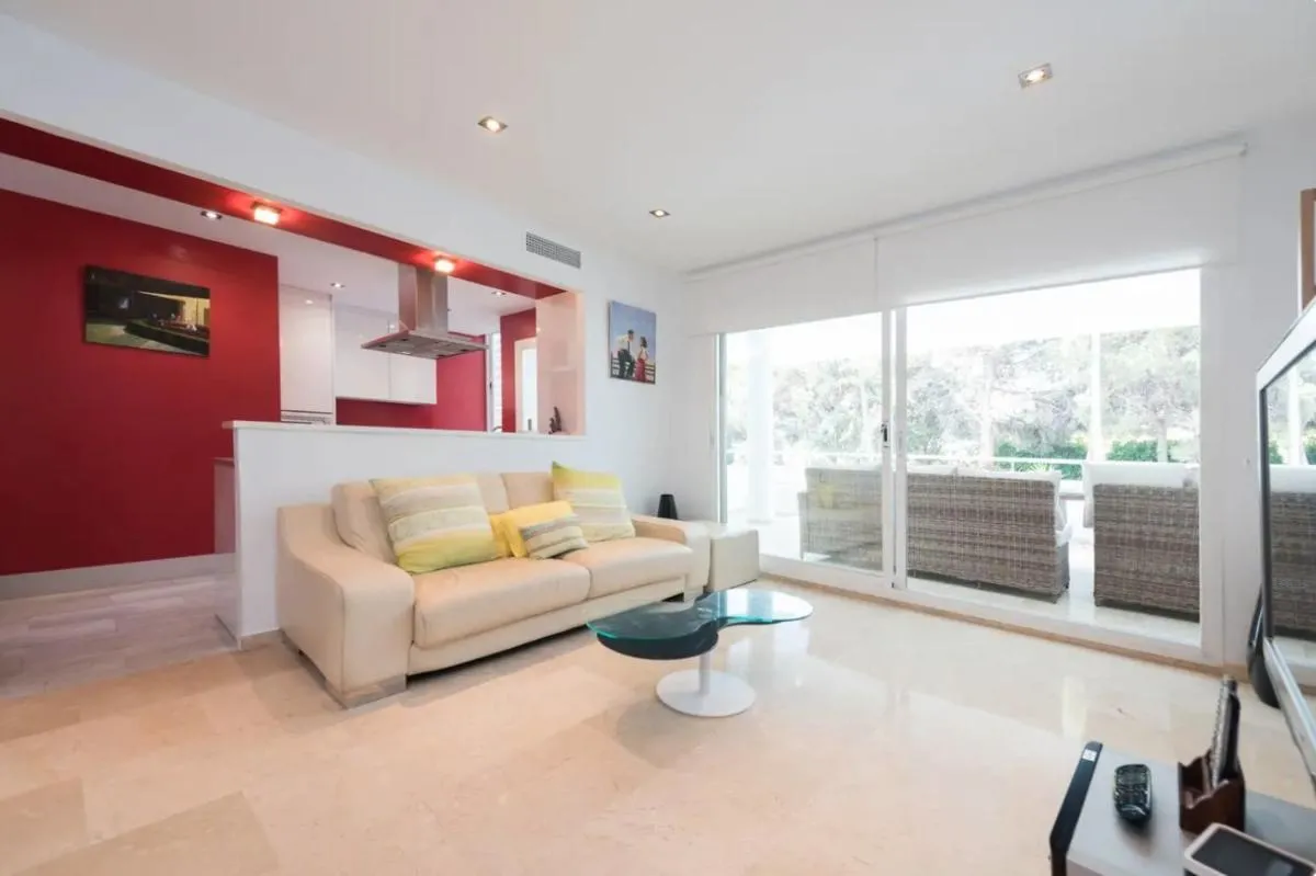 Image 3 of Charming 2 Bedroom Trocadero Arena area