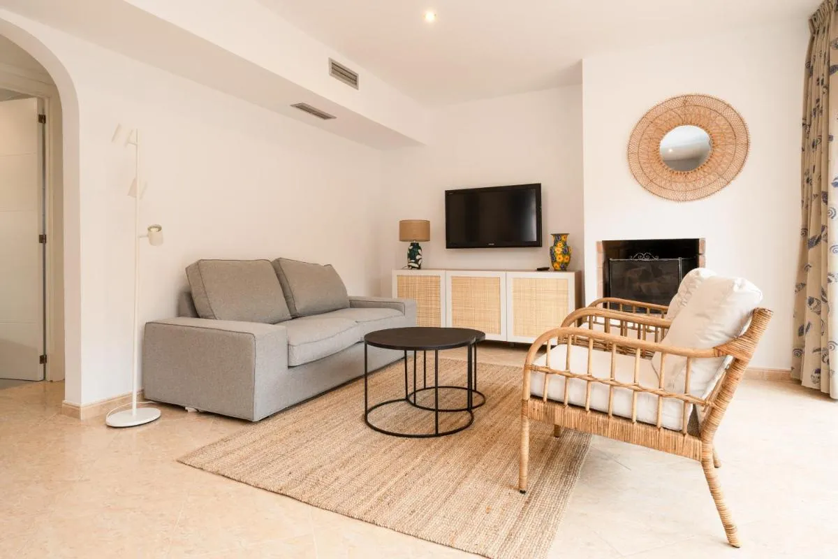 Image 1 of Charming two bedroom house close to the sea
