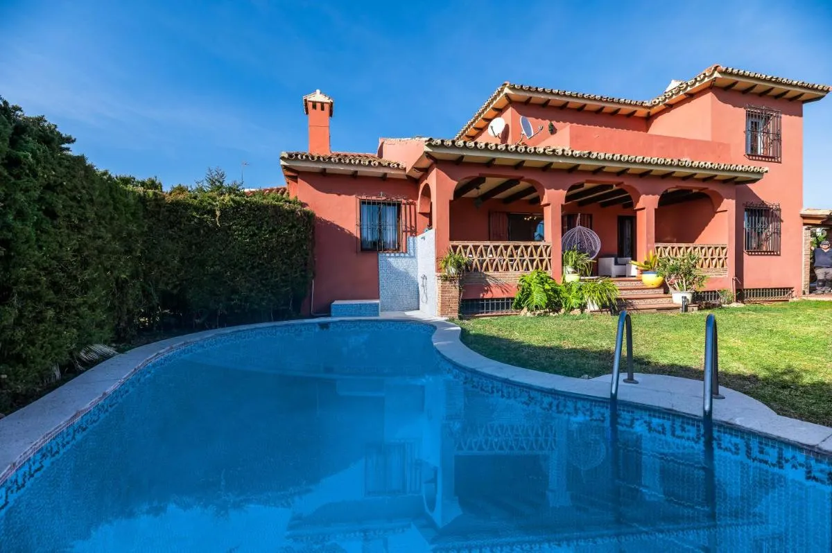 Image 2 of Classic 5 BDRM Andalucian Villa w Pool & Sea View