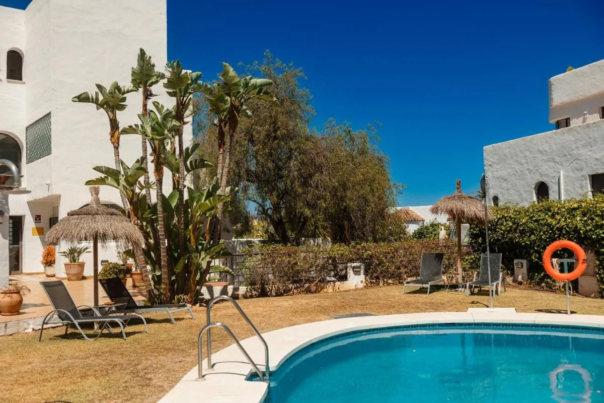 Image 6 of Cozy apartment, with mountain views and large private terrace, on the Golden Mile, Marbella
